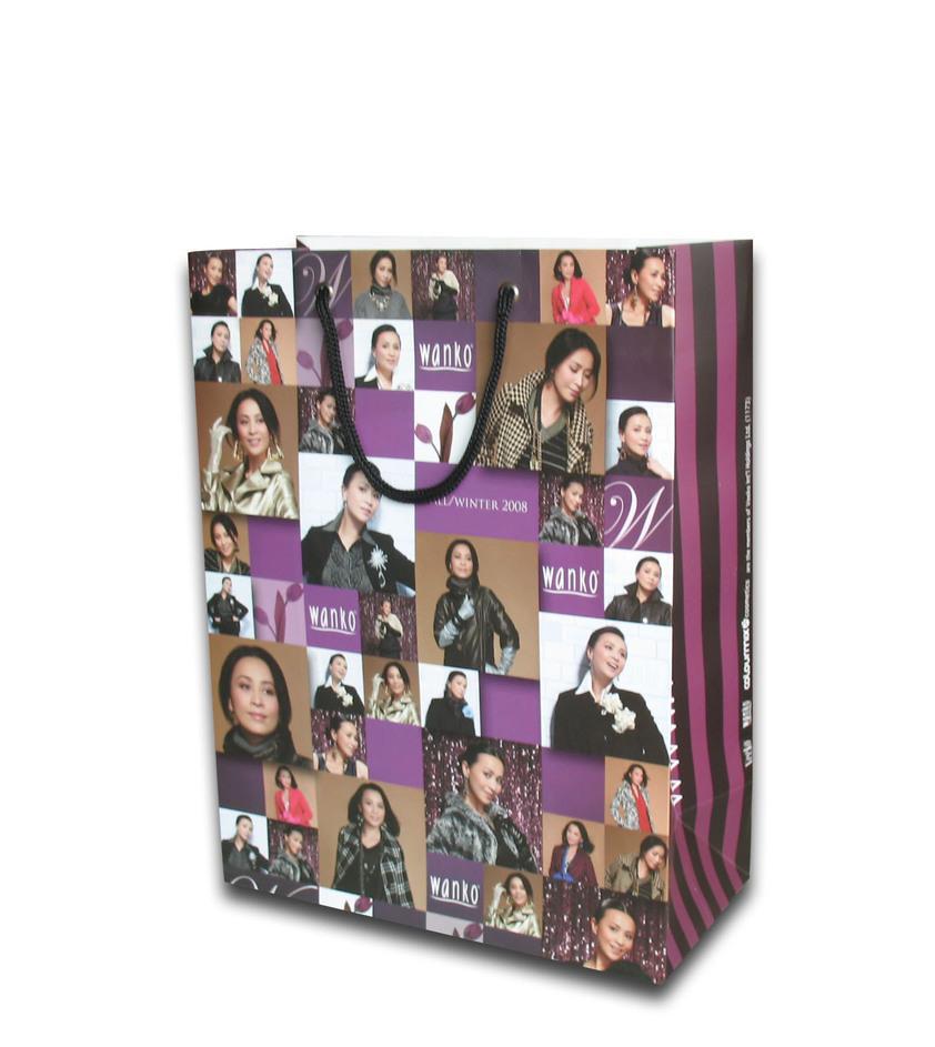 根据生产要求大量优惠订做包装覆膜手提纸袋