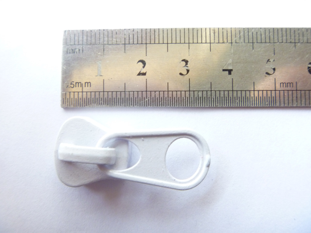 供应【8#树脂拉链头】短牌拉片