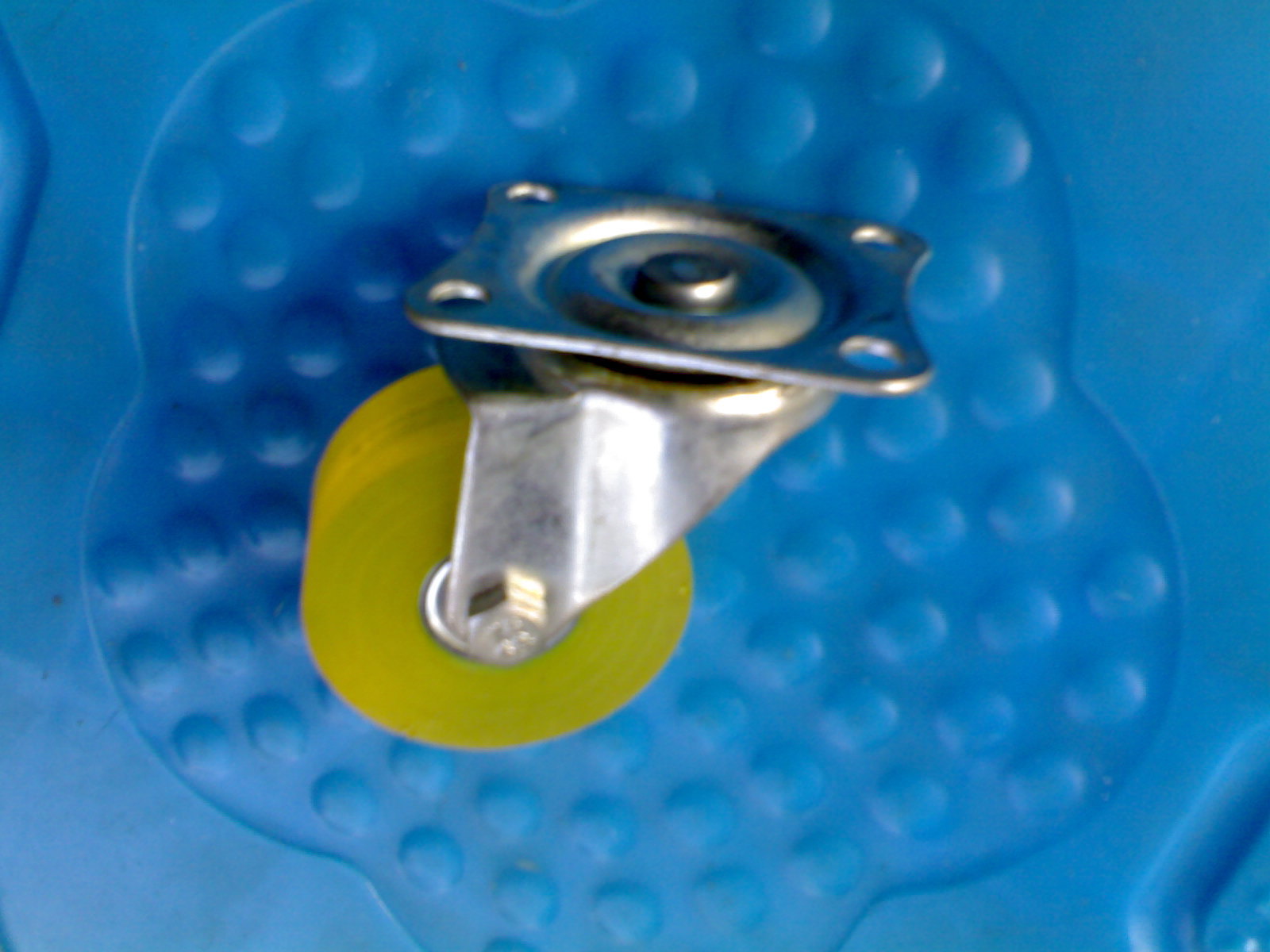 供应质优轻型透明淡黄色PU双轴万向轮