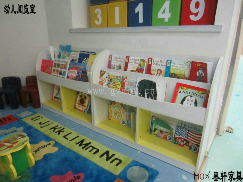 幼儿阅览室