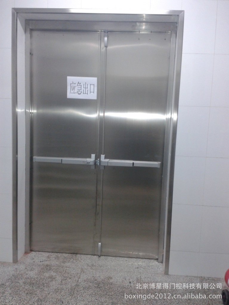 供应北京不锈钢甲级防火门 不锈钢防火玻璃门  推杠锁防火门