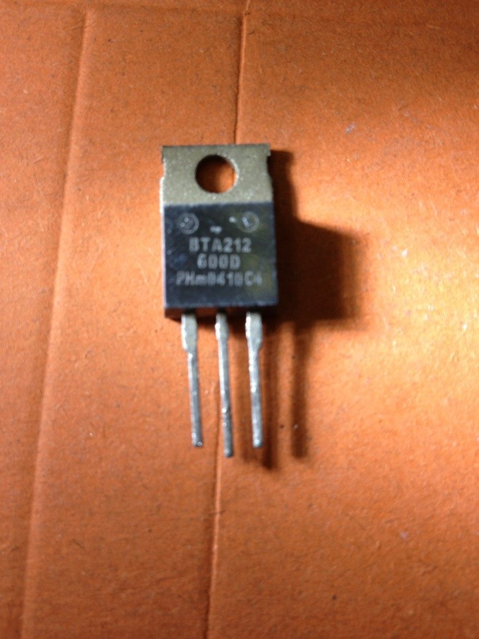 专营三极管批发BTA212-600D