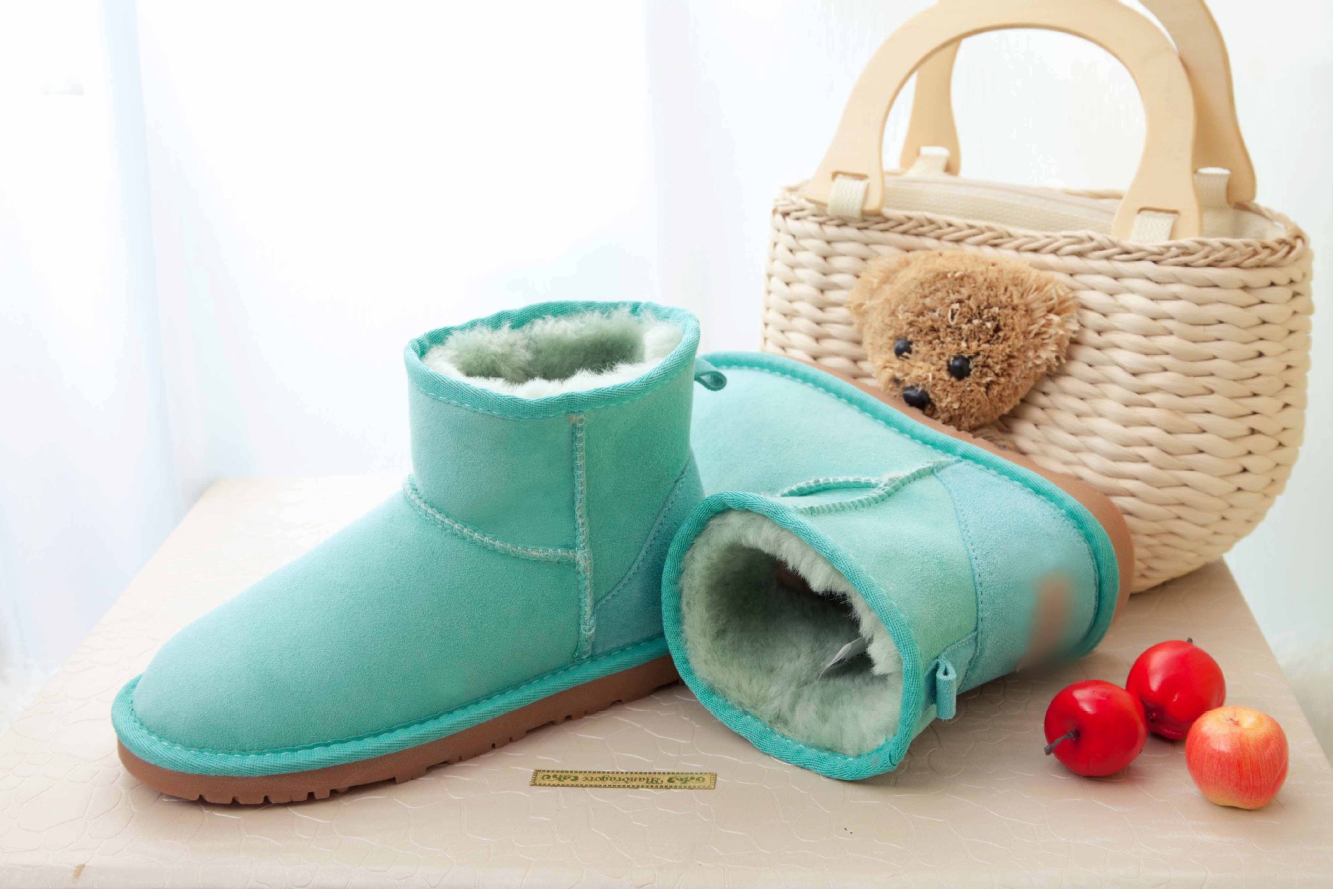 1050016054_1793995830