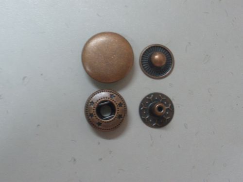 厂家直销五金钮扣 多款供选 四合扣 15mm（24L）面配486#CC00786