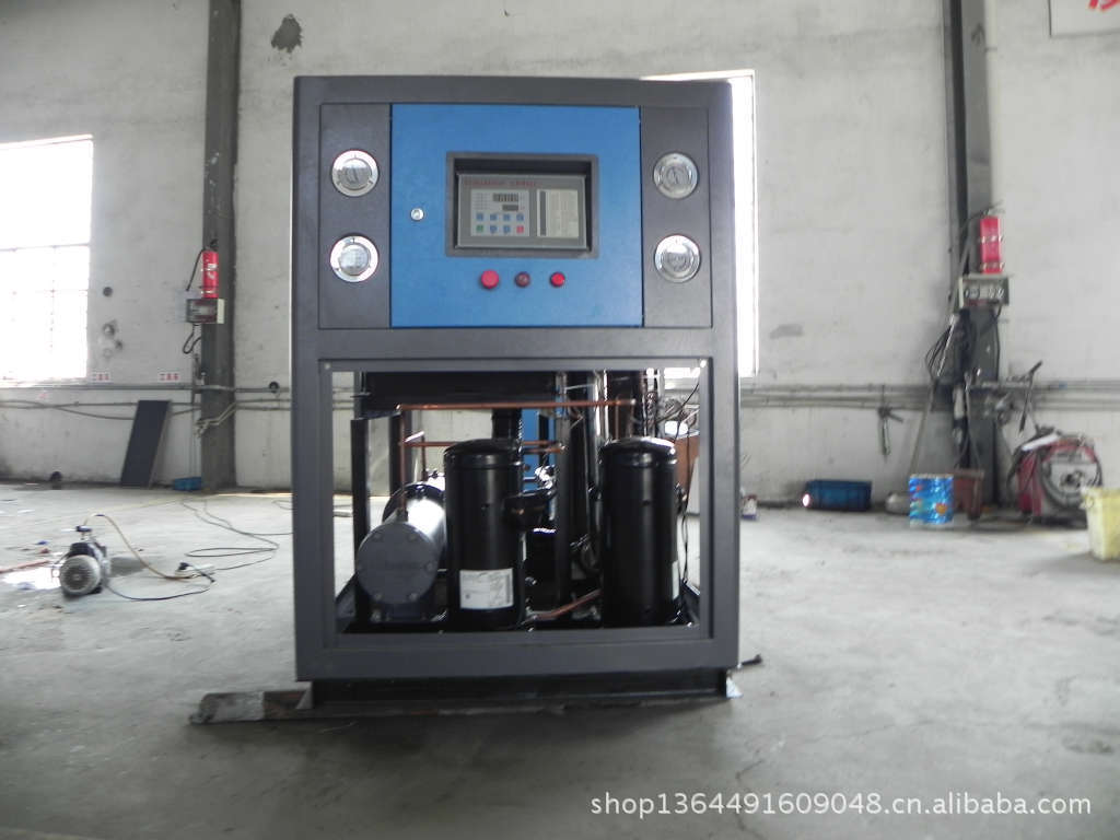 螺杆低温水冷冷水机 箱式冷冻机采用进口配件性能强 操作简便