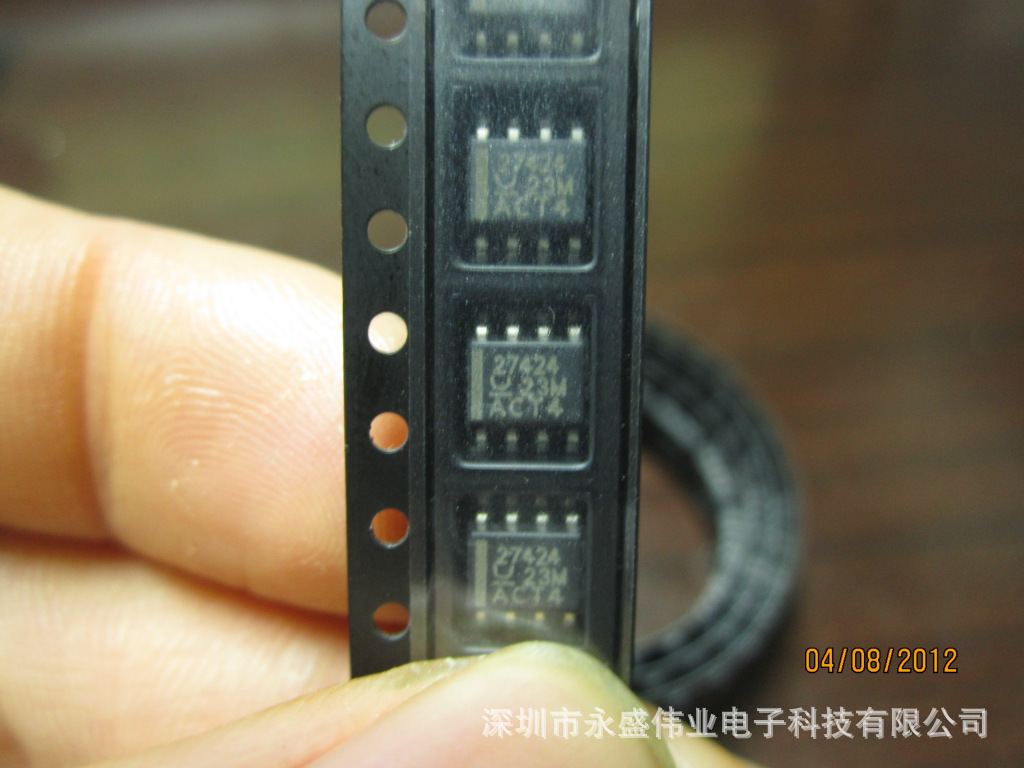UCC27424D  SOP-8 门驱动器4A MOSFET驱动双