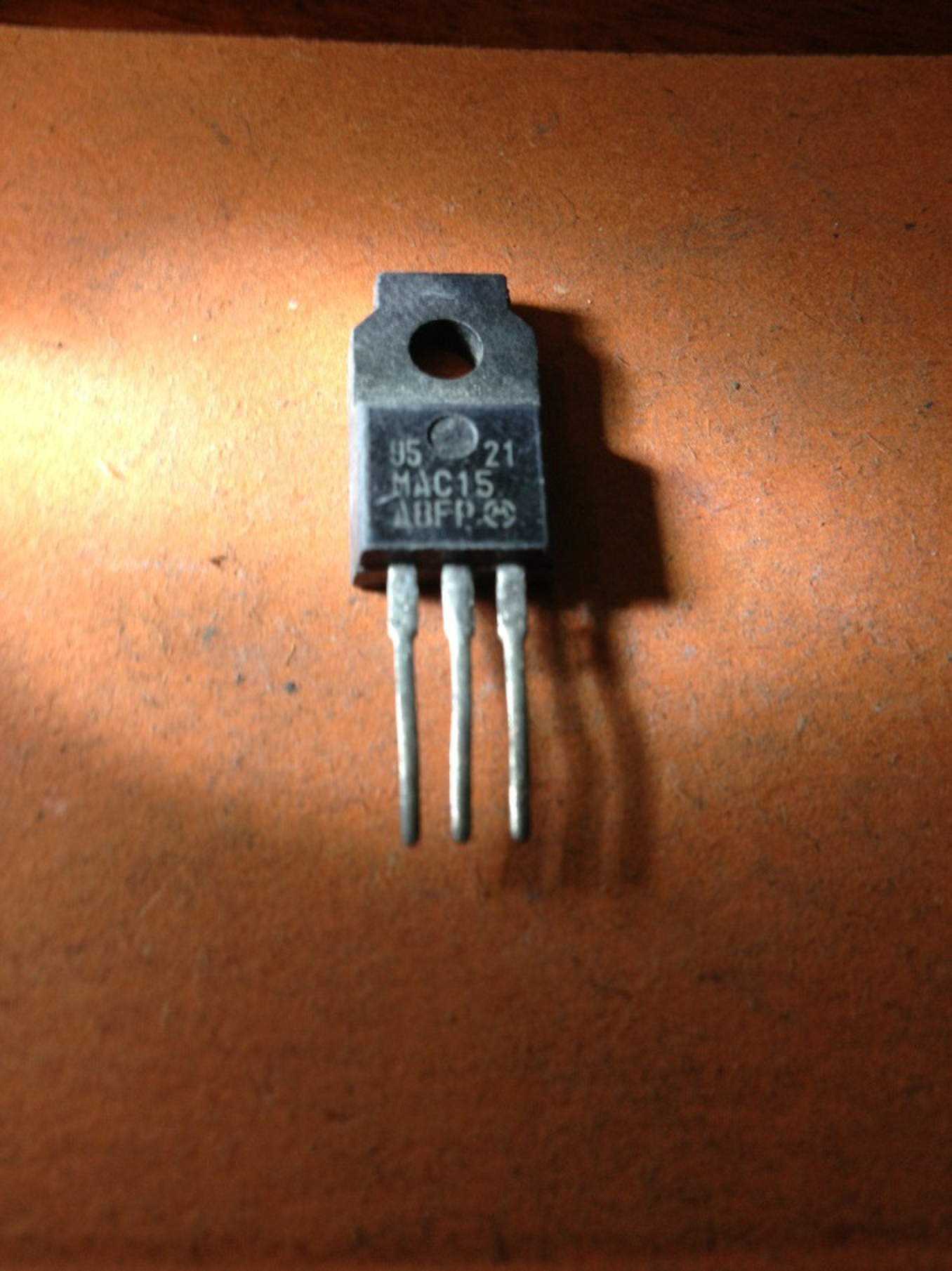 专营三极管批发MAC15A8FP