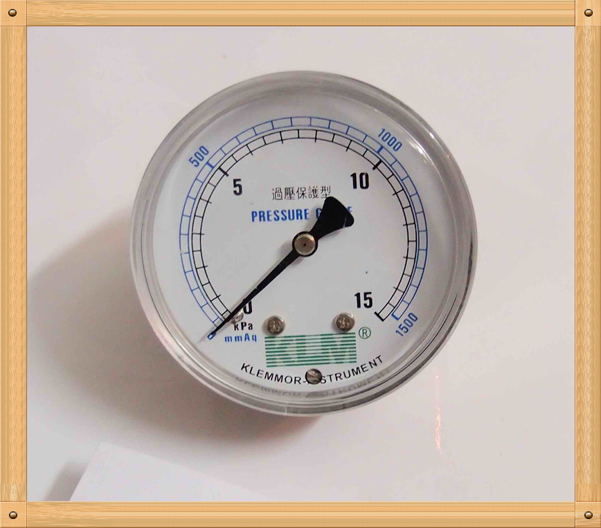 燃气微压压力表。微压表