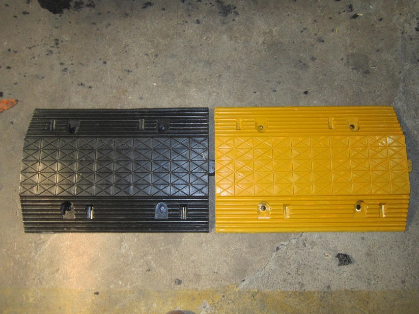 小区减速带 50cm米字花纹 橡胶减速板 带接头减速带