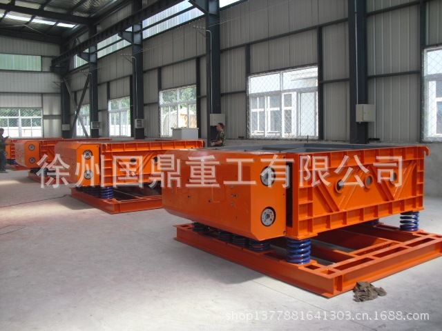 美国活化给煤机全封闭对中下料解决堵仓难题活化给煤机