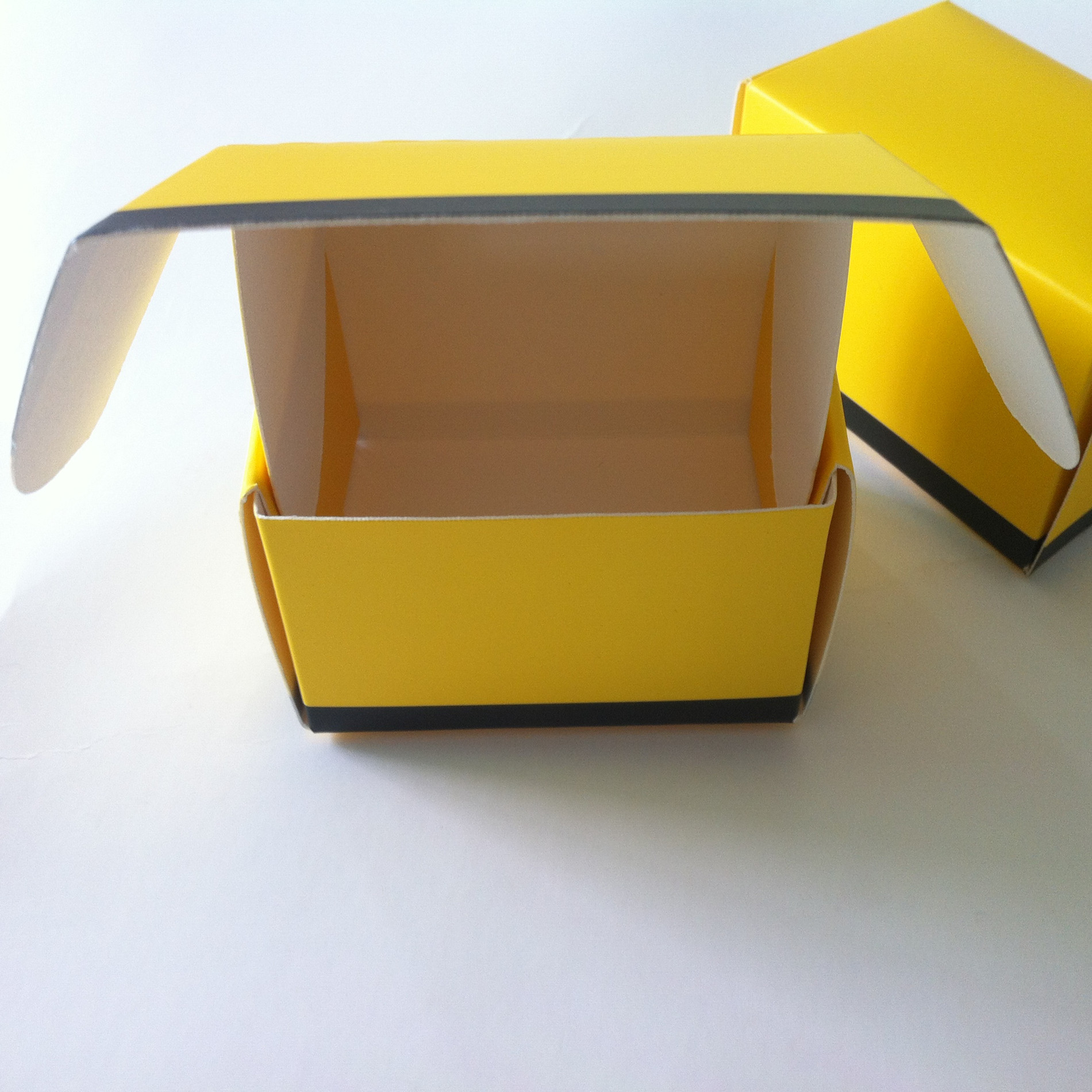 厂家生产加工白卡飞机盒 彩色腹膜白卡纸盒 高档折盒纸盒