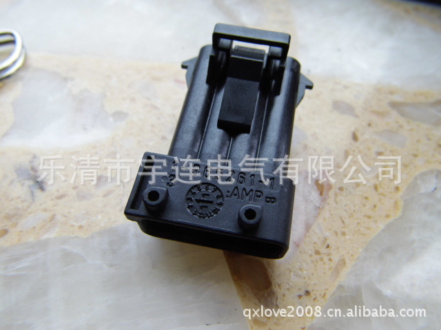 【厂家供应】4孔汽车连接器 防水接插件3.5公头