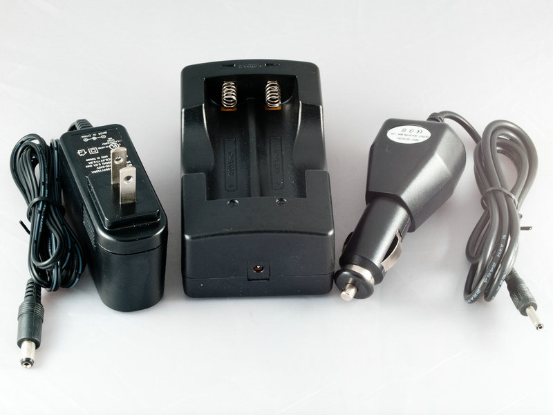 供应 18650充电器套装 18650双充充电器+车充+适配器电源适配器