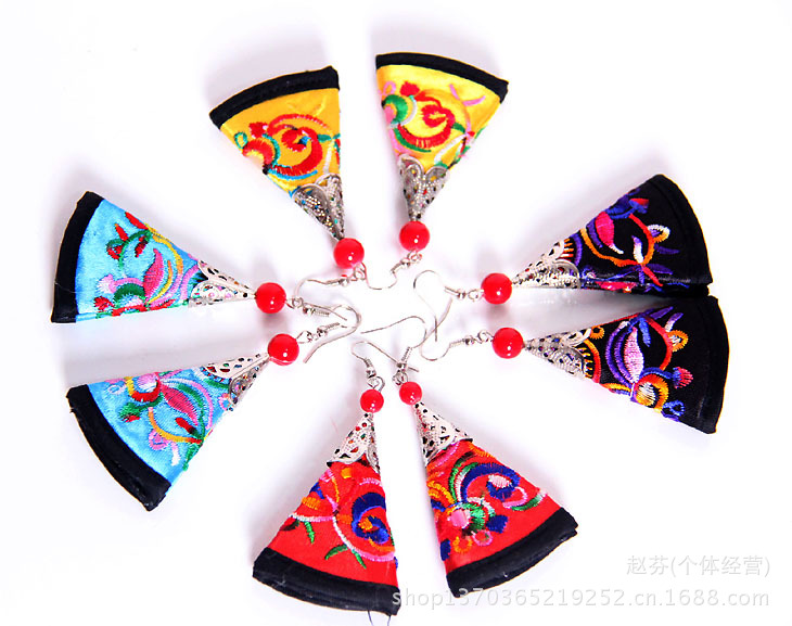 中号民族苗绣耳环