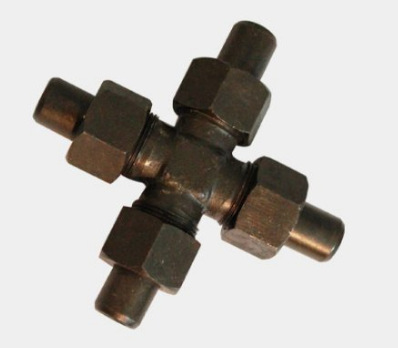 焊接式四通管接头JB/T973-1977-18/22/28/34/42/48/50