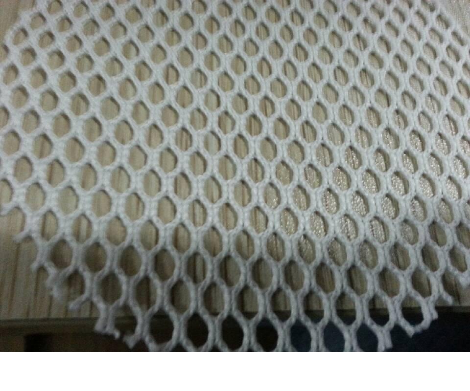 供应各种规格的针织六角网眼布 高档里衬网布 服装面料