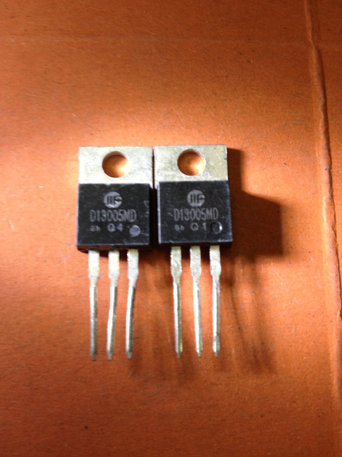 专营三极管批发散新D13005MD大芯片