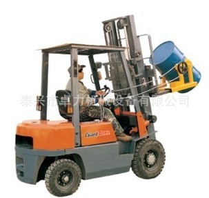 昆山叉车专用油桶搬运夹/油桶夹/倒油车