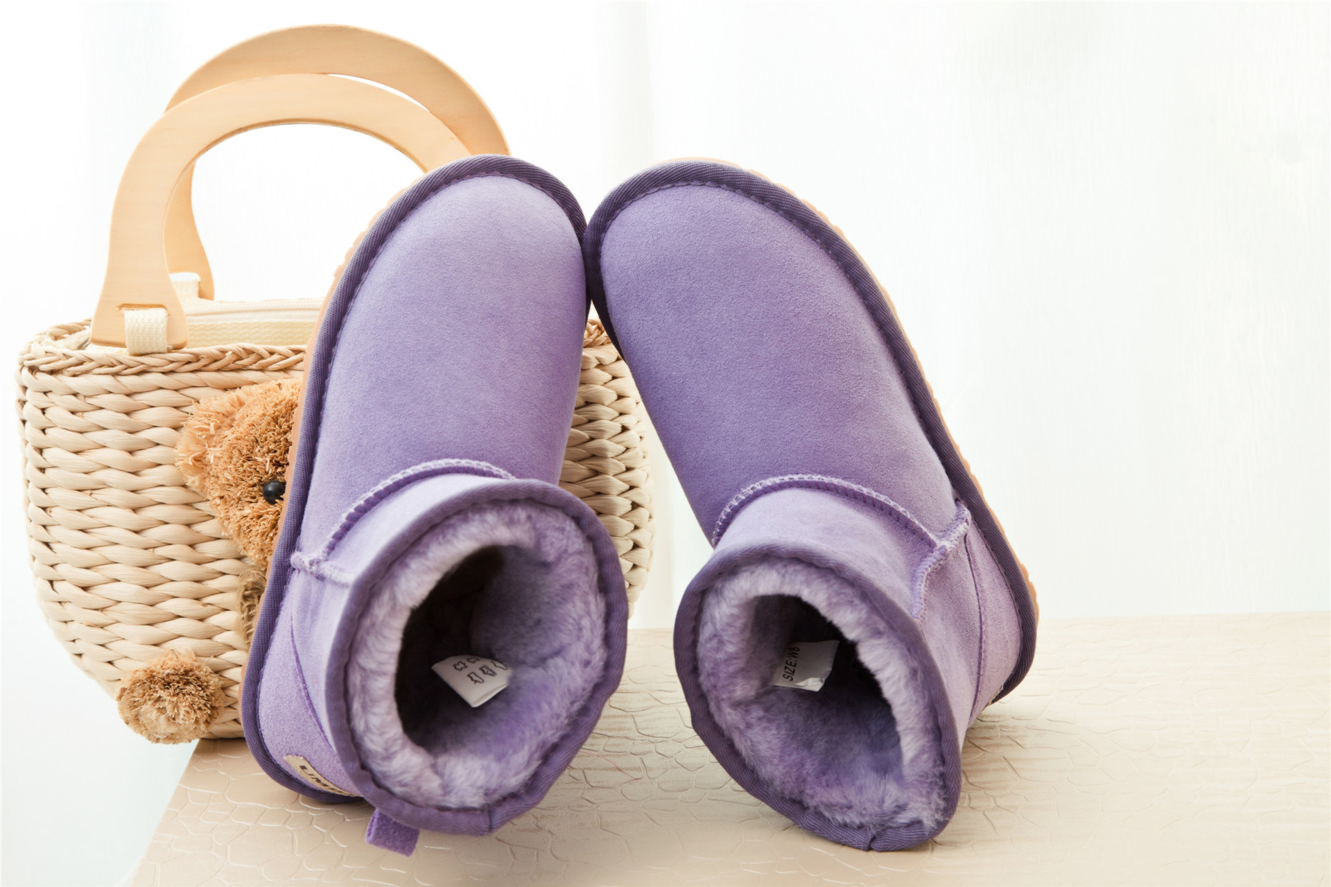 1050039030_1793995830