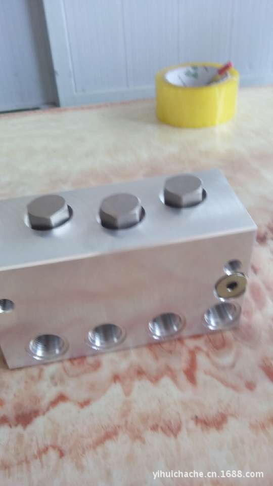 中德诺克属具配件，中德诺克抱夹配件回油旋转阀13532825485