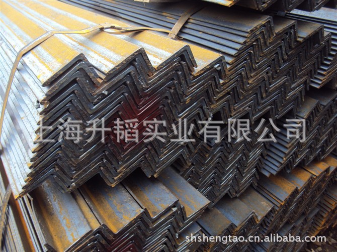 低合金角钢100*63*10产品供应等边角钢