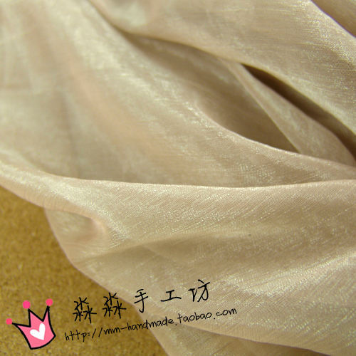 热销纺织清凉爽布料超薄纱卡其色顺纡绉锦丝皱闪光丝雪纺防晒衫