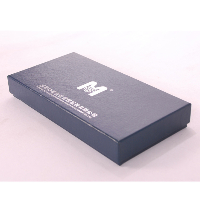 天地盖盒子。硬纸板盒子