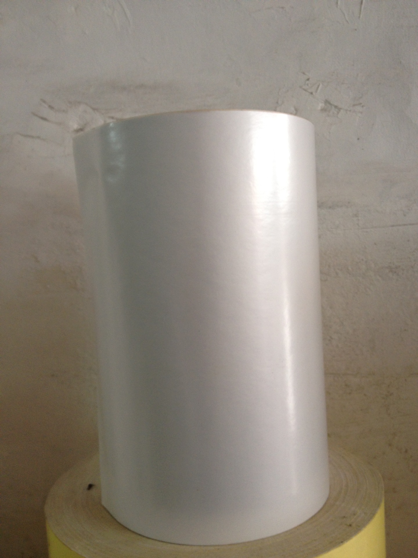 6.8丝珠光膜不干胶材料