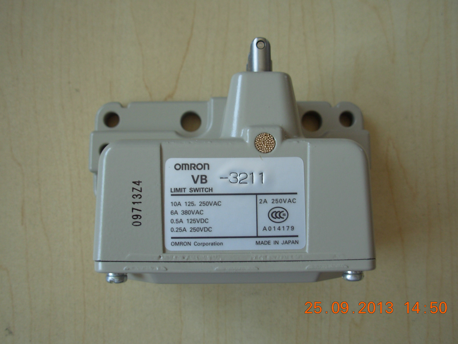 欧姆龙限位开关VB3211