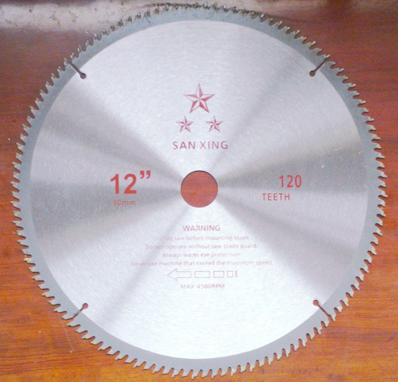 厂家供应 12寸120齿通用级 硬质合金木工锯片机用锯片切割片