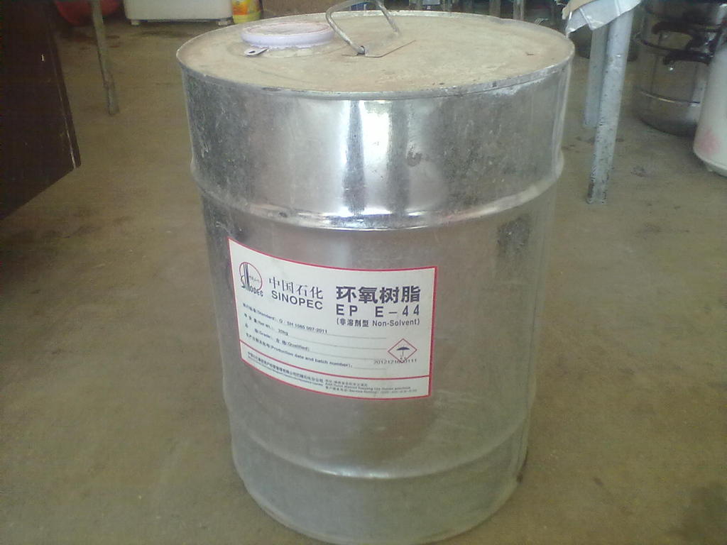 长期供应环氧树脂E--44.E--51  E-20CYD--128