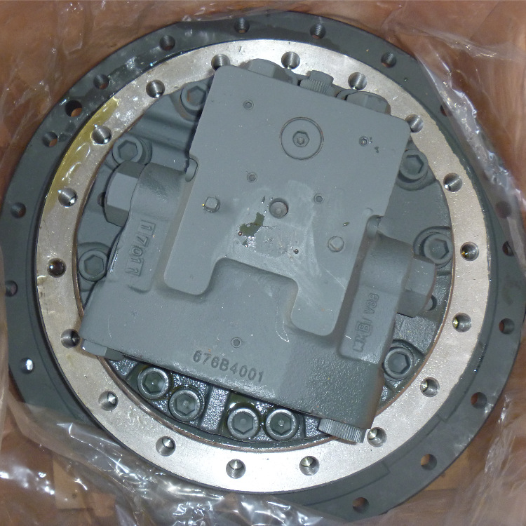 【低价热销】进口挖掘机配件PC200-8挖掘机 行走总成 876B4001