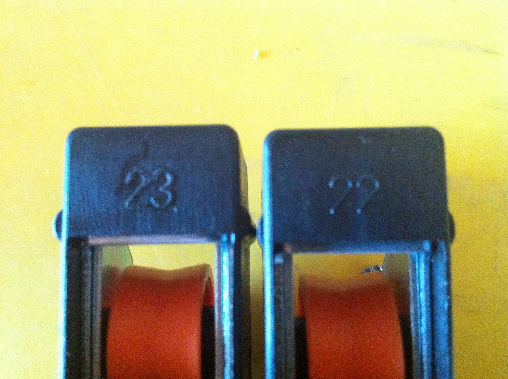 厂家长期供应铝合金滑轮铝合金单轮塑钢配件铝合金配件顺滑