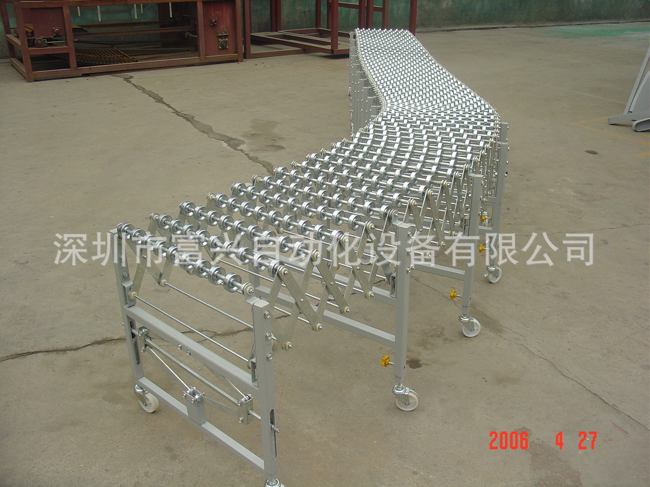 供应伸缩滚筒输送机/滚筒输送机/上货柜输送机