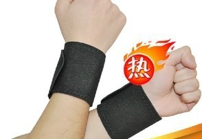 Manufactor Direct selling Tourmaline Self heating Wristband keep warm Healthcare protect joint massage Self heating Wristband