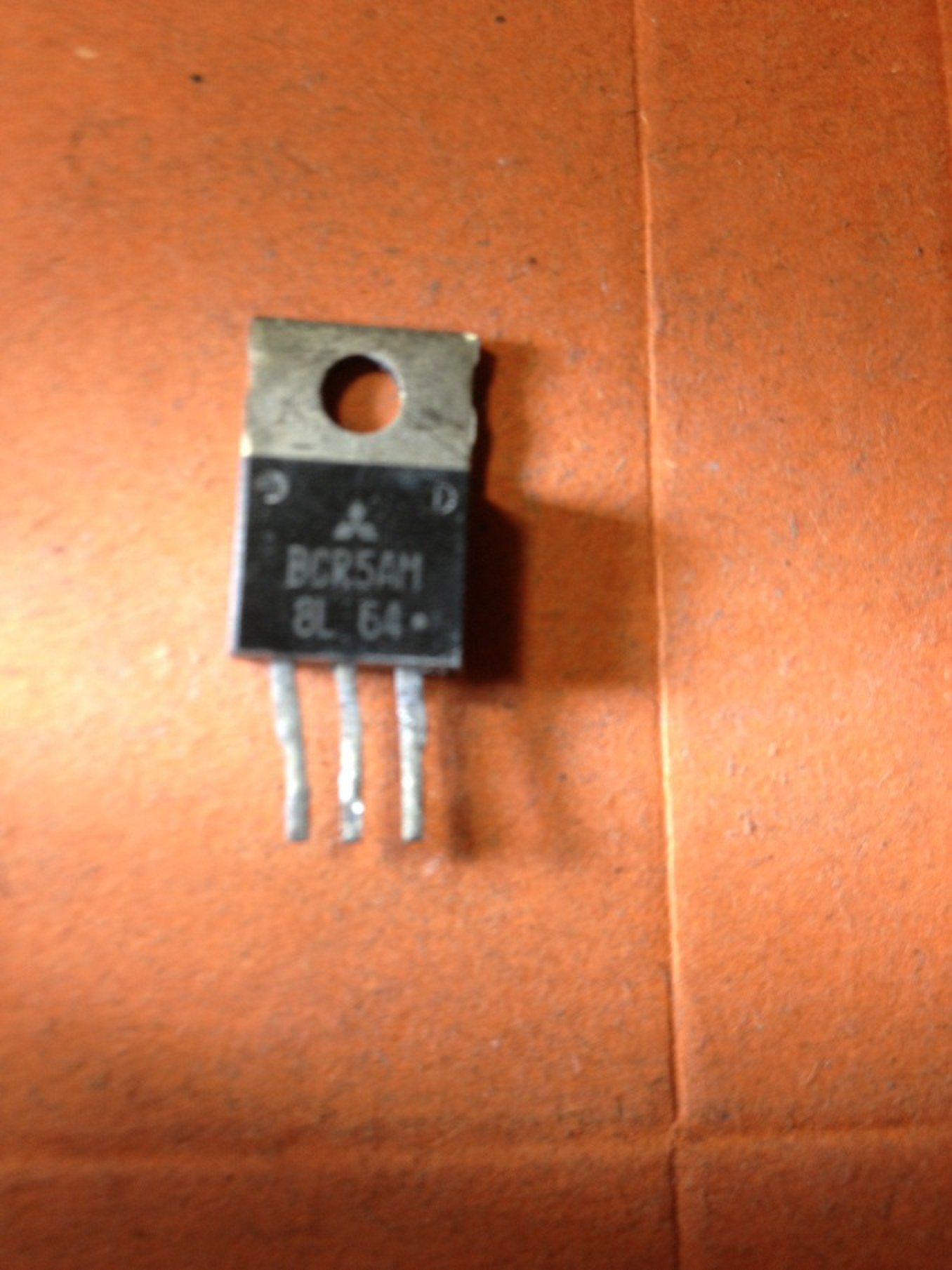 专营三极管批发可控硅BCR5AM 