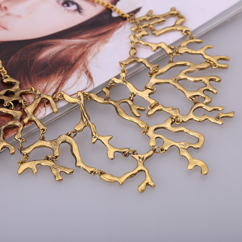 Plating Design Retro Exaggerated Maximalism Coral Alloy Statement Necklaces Wholesale