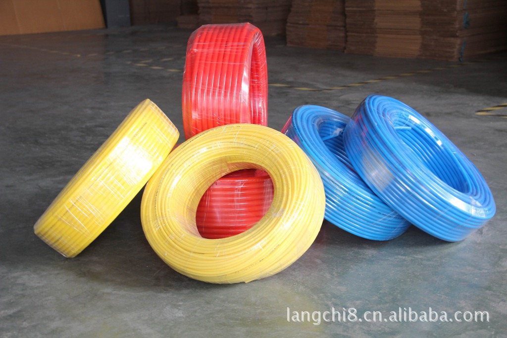 厂家供应PVC阻燃弹簧管