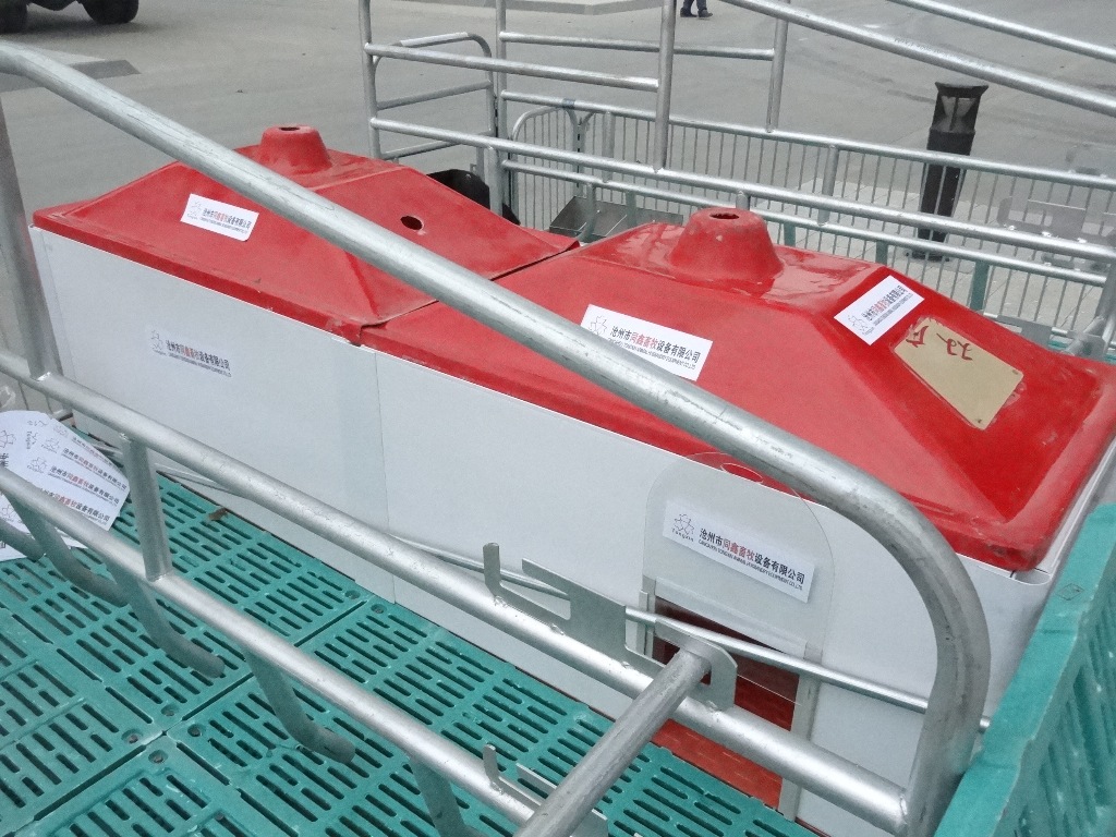 1.1米漏粪板加厚母猪产床复合漏粪地板水泥板养殖猪场漏粪养种猪