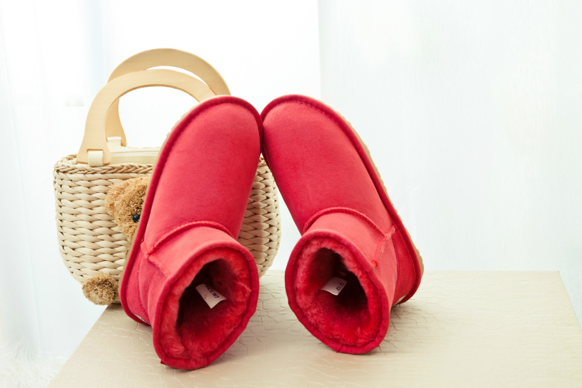 1050113417_1793995830