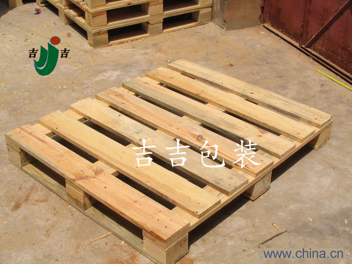 供应美式托盘 木托盘生产厂，木包装箱生产