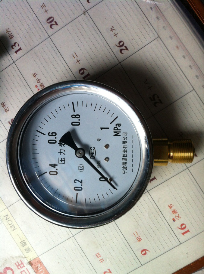 厂家低价供应半钢表 耐震表 不锈钢充油表y100