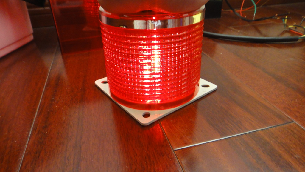 LED太阳能警示灯，自动警示灯，自动充电