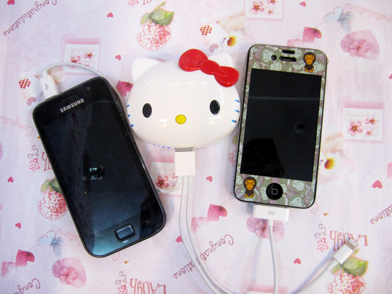 厂家直销 新款8000MAH锂电池 HELLO KITTY移动电源 大量出货中，款式随机8