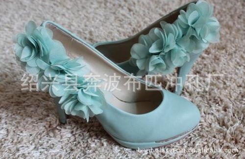 专业提供立体花瓣头花 纺织布料花边 各类花边进行雕花烧花加工