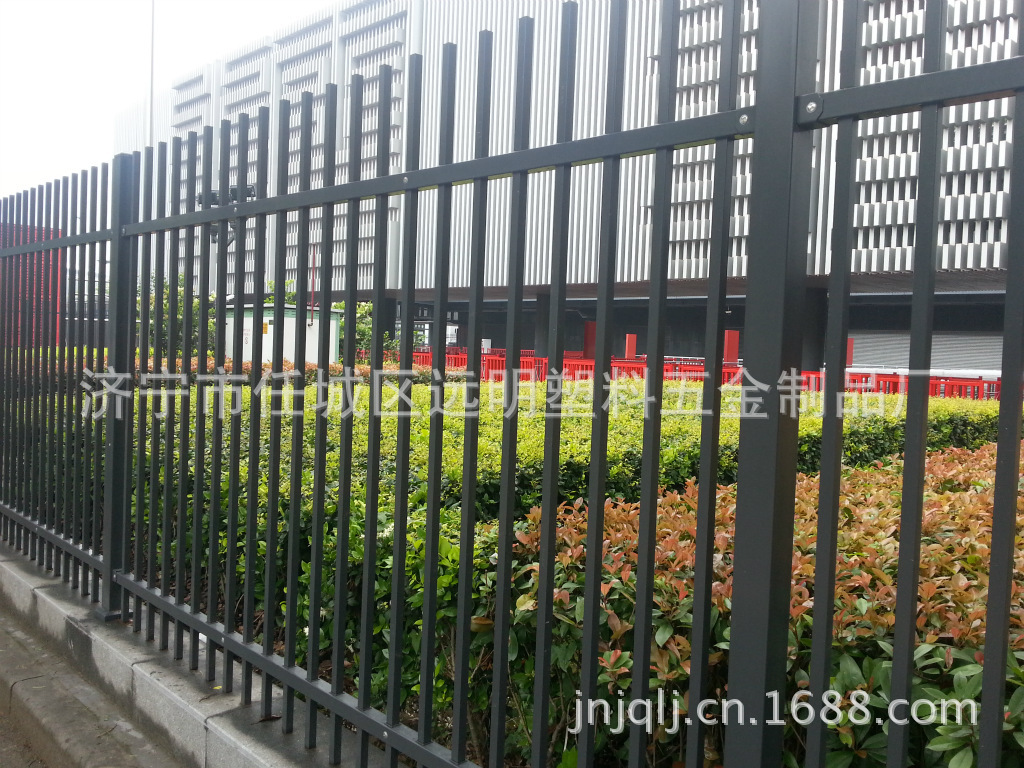 工艺护栏【小区围栏】  围栏网济宁厂家加工生产