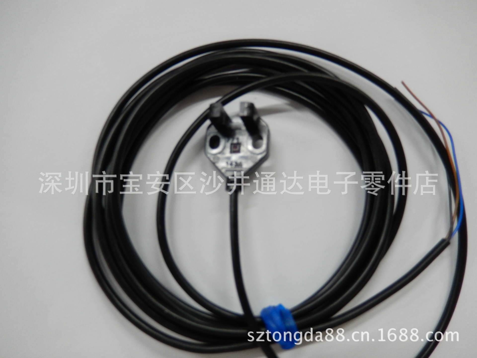 供应OMRON光电传感器EE-SX771