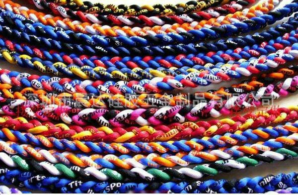 Длина в соответствии с требованиями 45-55CM нейлоновый силиконовый плетеный трехплетный ошейник