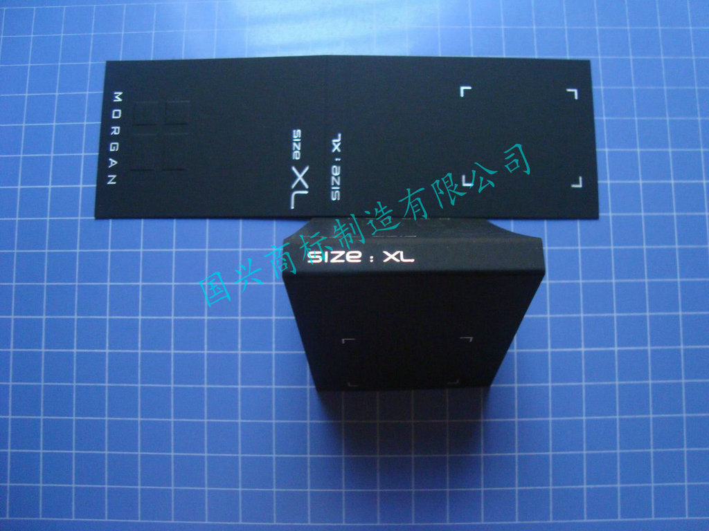 厂家批发优质黑白方形通用服装吊牌挂牌t恤商标LOGO彩色吊牌