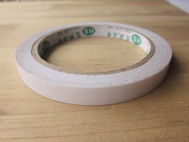 Adhesivo de doble cara 1cm de ancho fuerte adhesivo de doble cara adhesivo de papelería de poliéster adhesivo transparente blanco de doble cara al por mayor al por menor